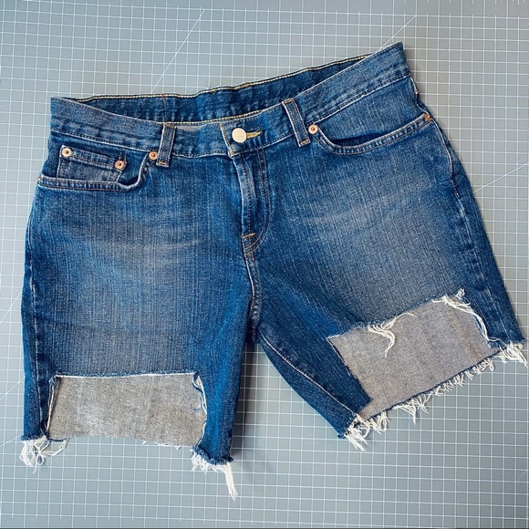 Lucky Brand Dungarees Distressed Short Shorts 10 - Picture 4 of 10